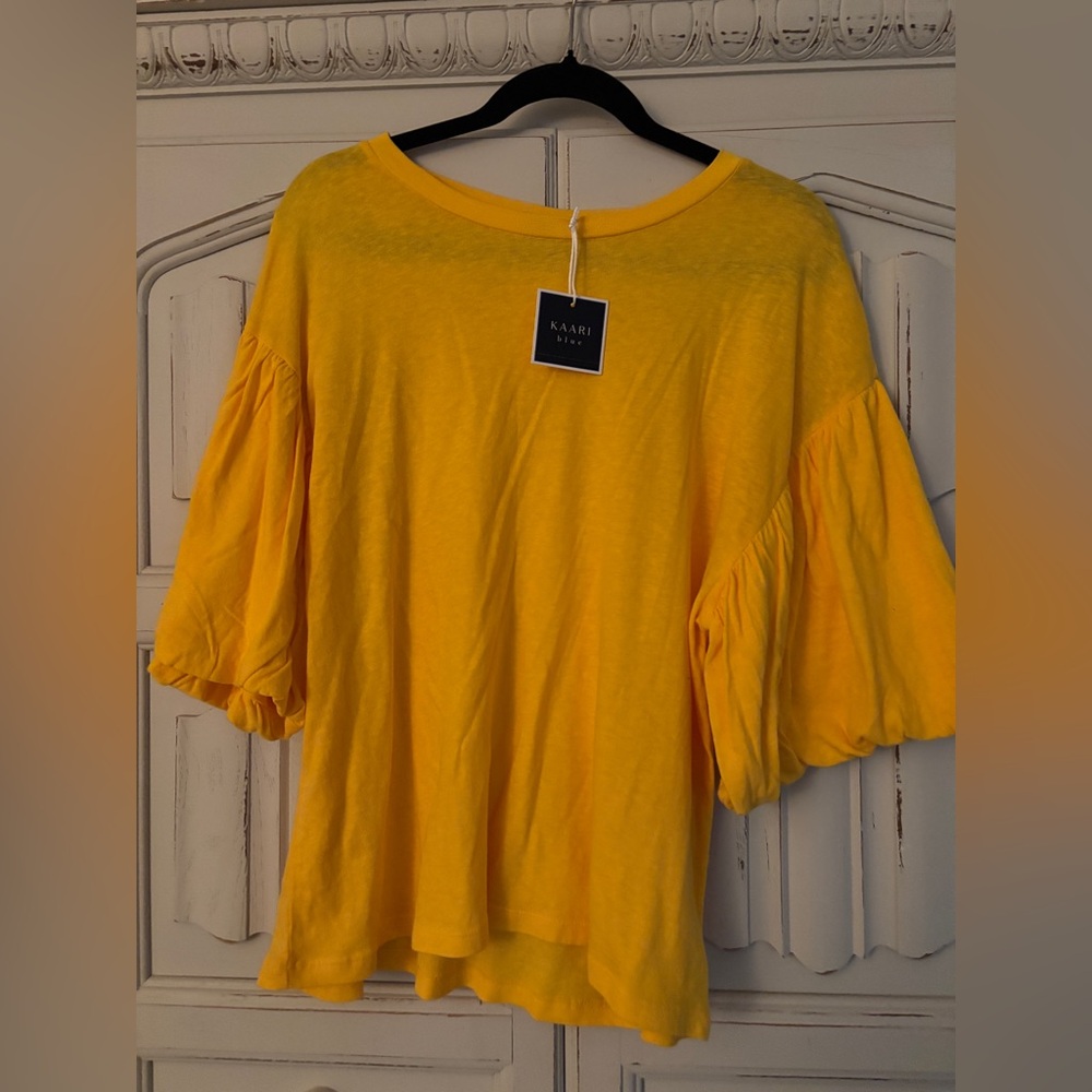Bright yellow oversized knit blouse with ballon sleeves NET